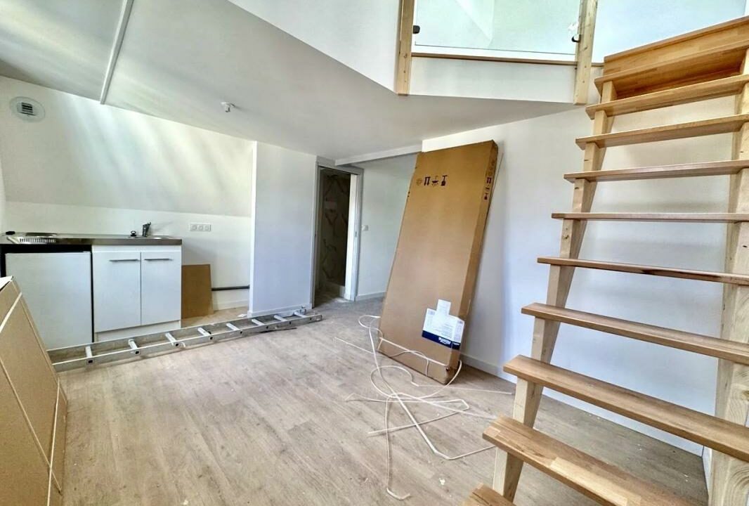 85670997-11042025-122853-1