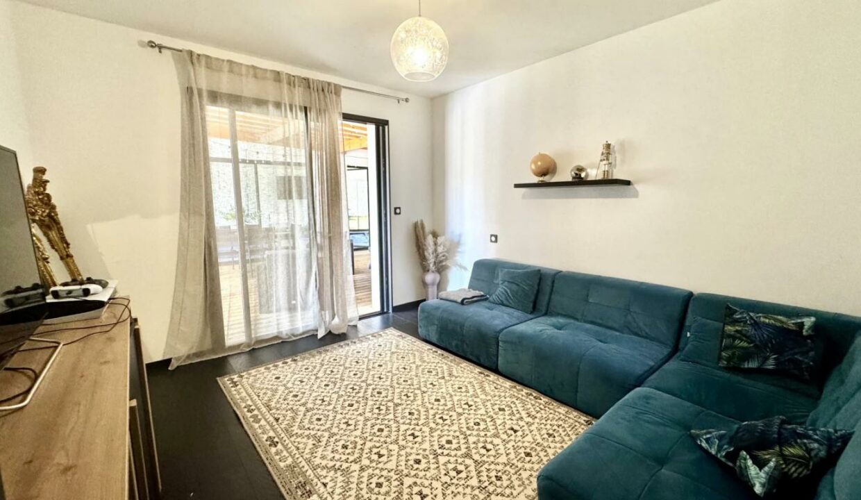 106710IG-08082025-103940-10