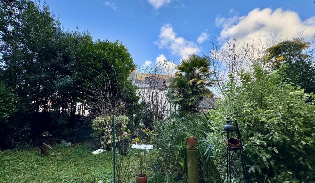 106773EA-21102025-123445-1