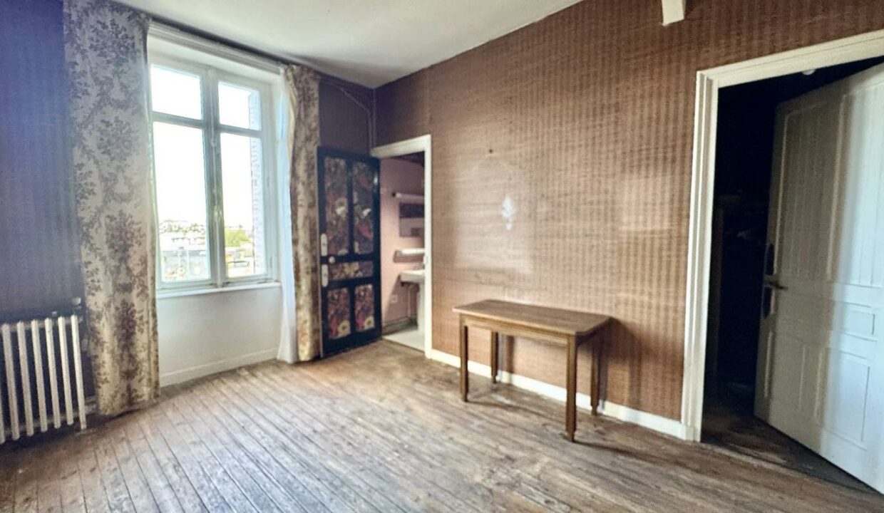 106773EA-21102025-123445-14