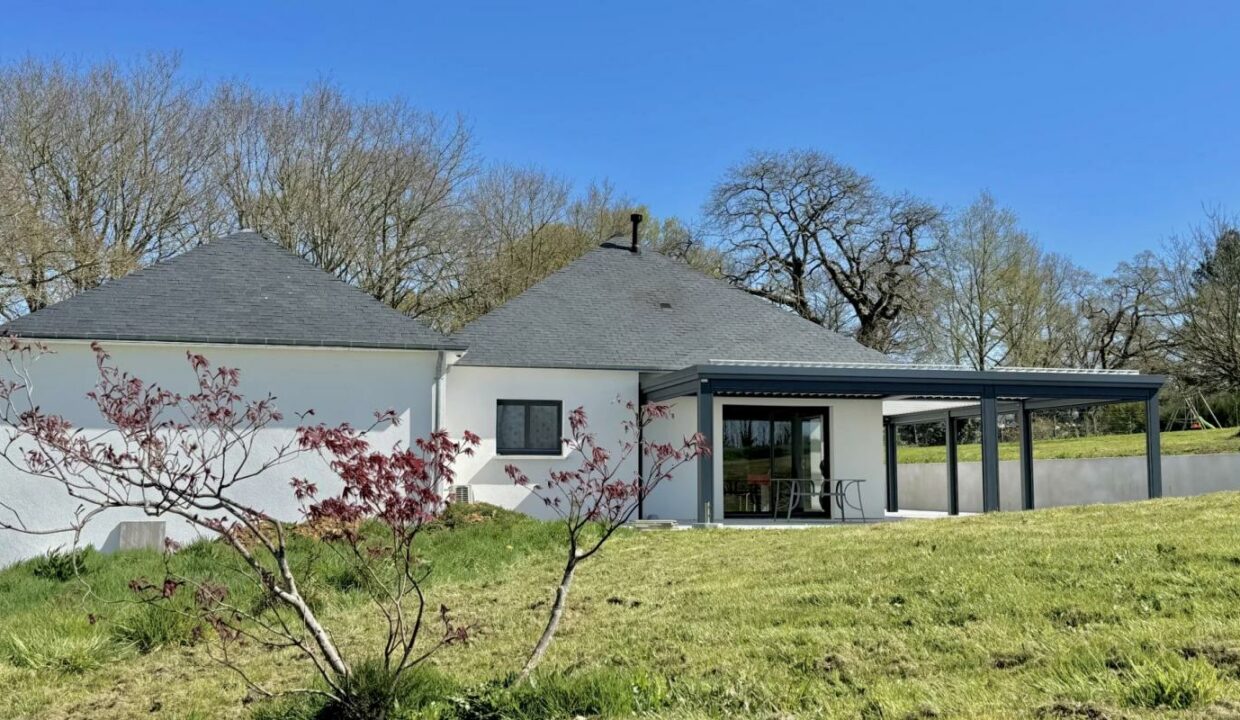 85784082-03102025-084005