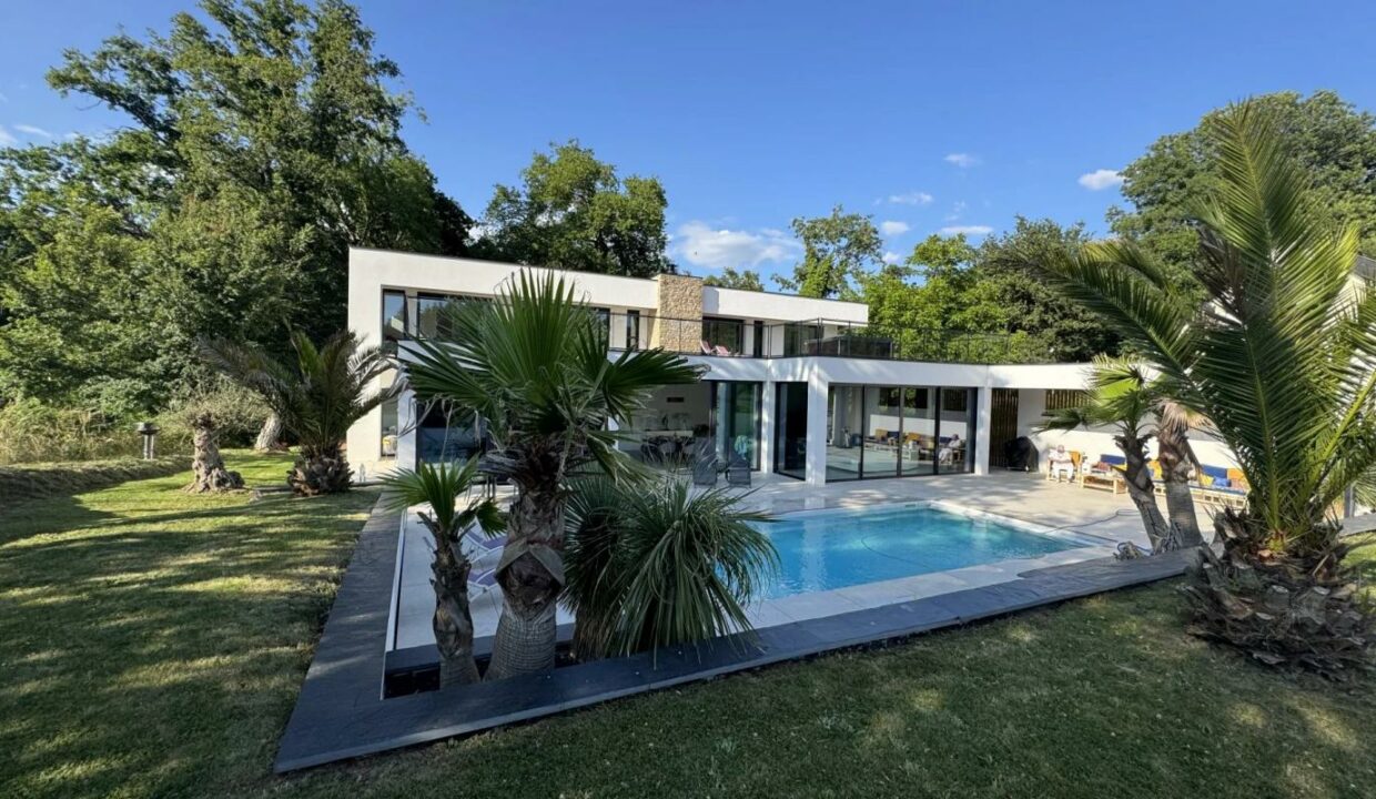 86008224-03102025-084010-10