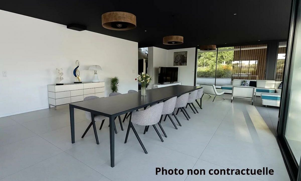 86008224-03102025-084010-3