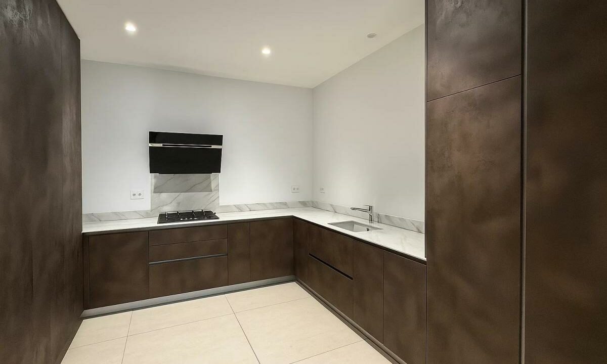 86008224-03102025-084010-6