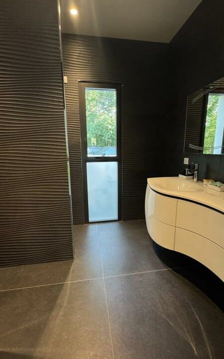 86008224-03102025-084010-8