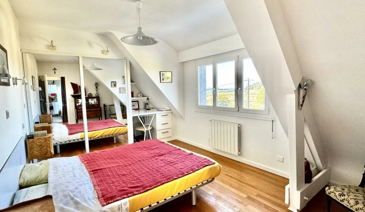 106779-10112025-104144-12