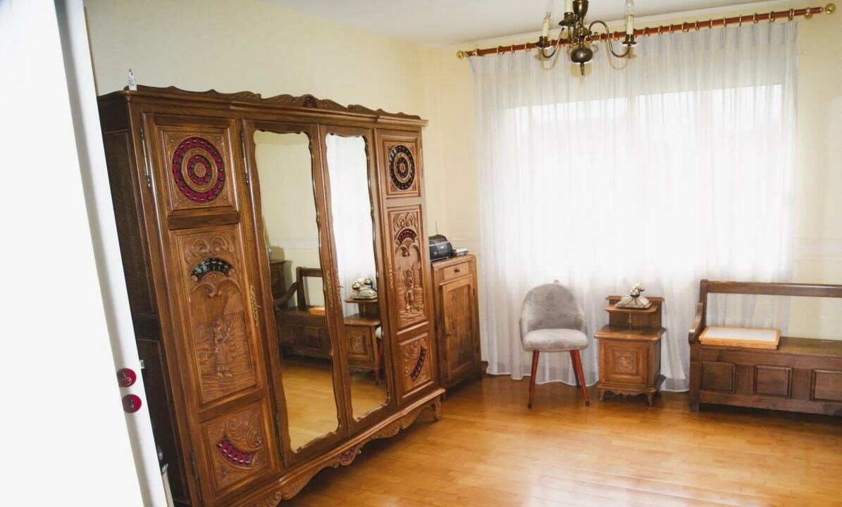 106783EB-03112025-125345-5