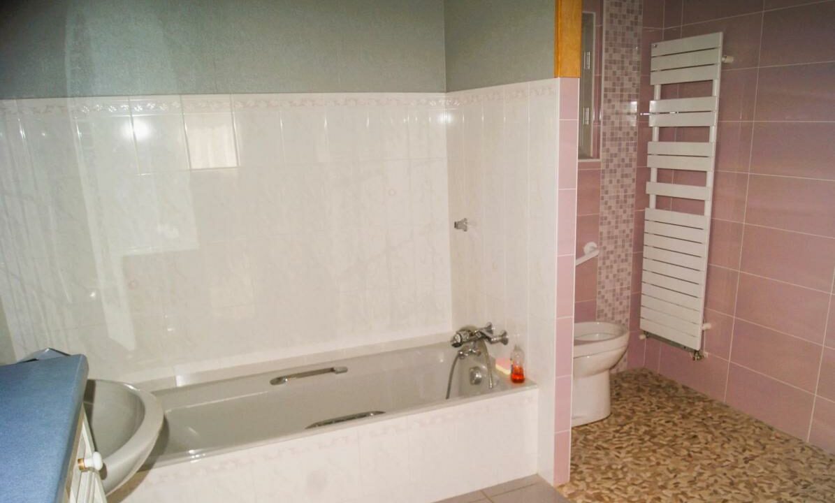 106783EB-10112025-104140-6