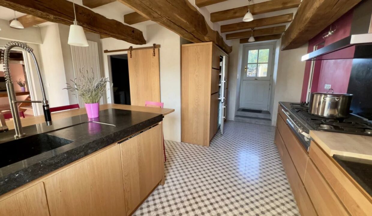 106704SB-20022026-013034-6