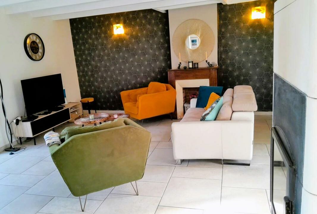 1965EB-15022026-182250-2