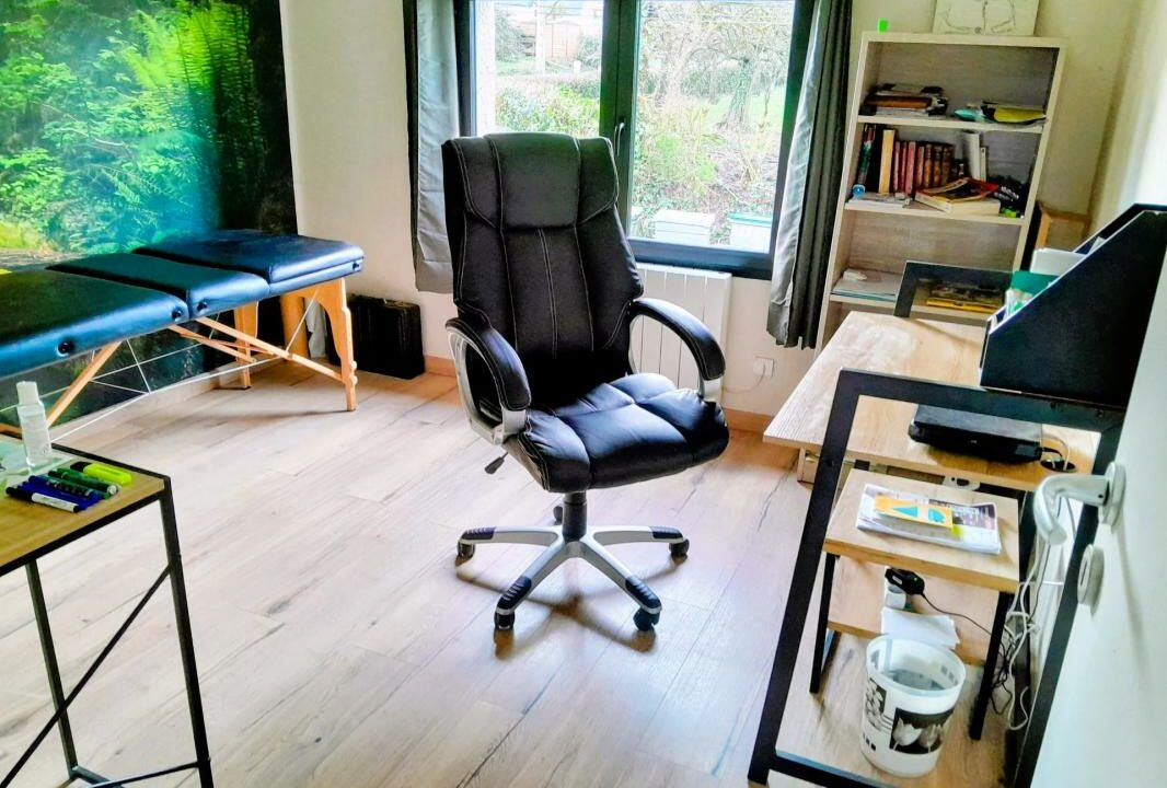 1965EB-15022026-182250-7