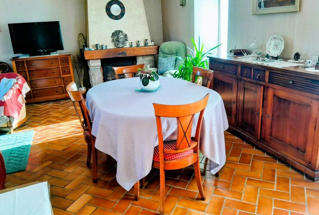 1976EB-10022026-045613-1