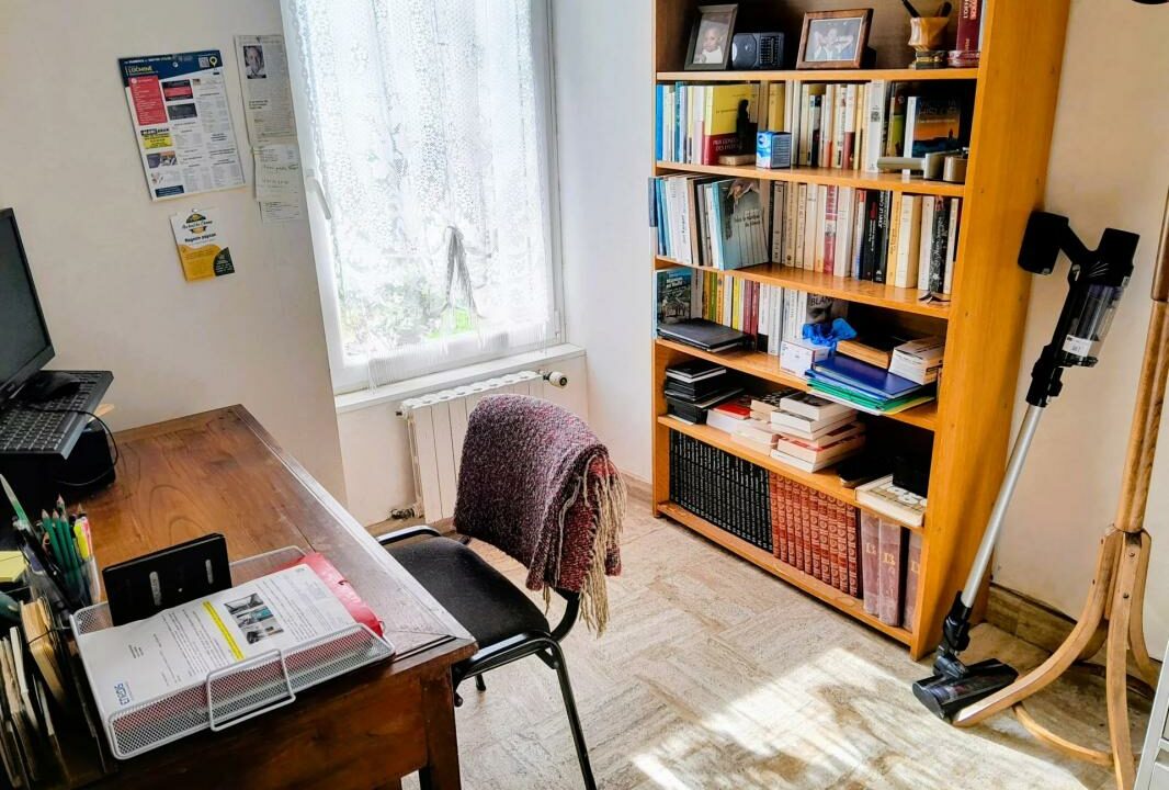 1976EB-10022026-045613-3