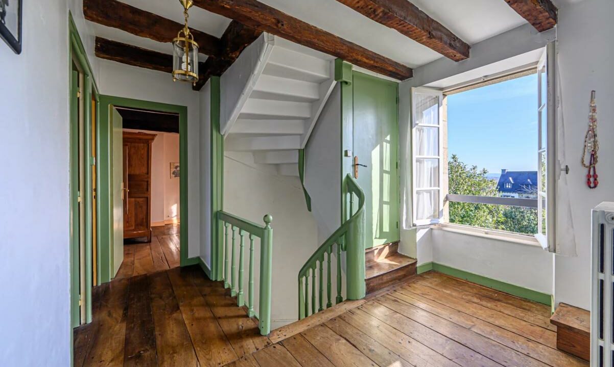 106816EB-08042026-221433-7