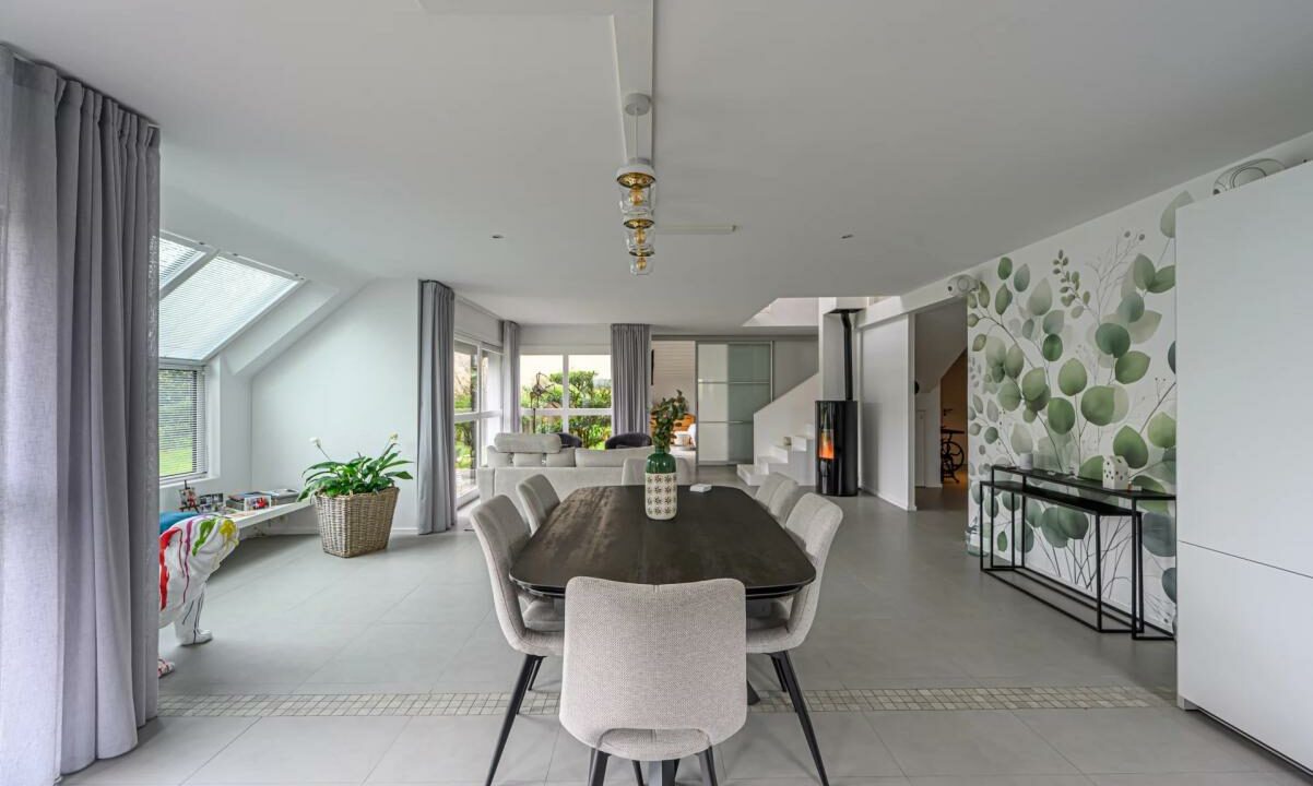 106817-17042026-165842